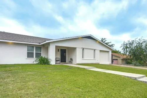 Centrally Located Eagle Pass Home w/ Pool! - Pool