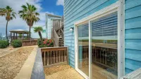 Sea Gypsy by Avantstay 1Br Coastal Condo + Shared Pool Short Walk to Beach + Mins to Port A - Homestays