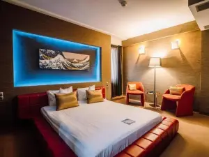 Plaza V Executive Hotel