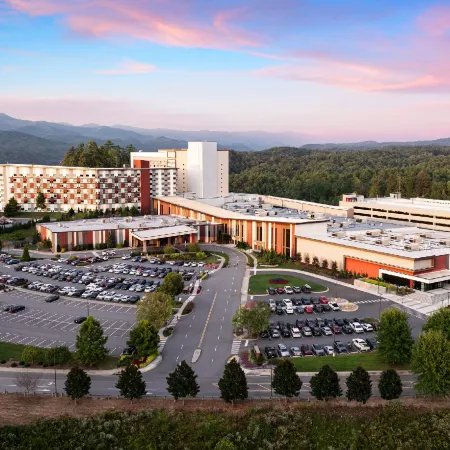 Harrah's Cherokee Valley River – A Caesars Rewards Destination Отели в г. Мерфи