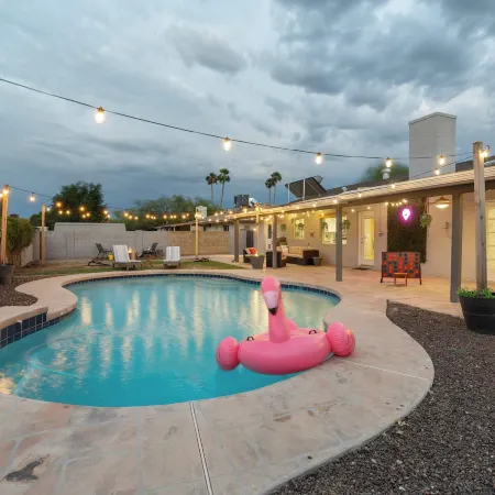 Spacious Scottsdale Retreat With Pool