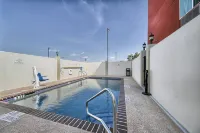 Motel 6 Weslaco, TX - Pools