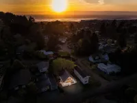 Mid-Century A-Frame Chalet. Dog Friendly. Only a Half-Mile Stroll to the Beach!