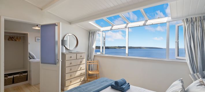 Cystanog Fach - Spectacular Sea Views, Balcony and Terrace, Parking Ξενοδοχεία στην πόλη Saundersfoot