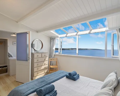 Cystanog Fach - Spectacular Sea Views, Balcony and Terrace, Parking Hotels in Saundersfoot