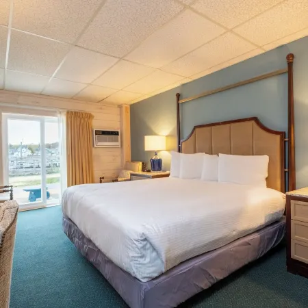 Boothbay Harbor Inn