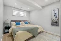LatobiR Modern,Stylish 2BR Suite Private Entrance - Bungalow