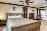 Shenandoah NP Escape w/ Deck: Hike, Soak + Fish - balcony