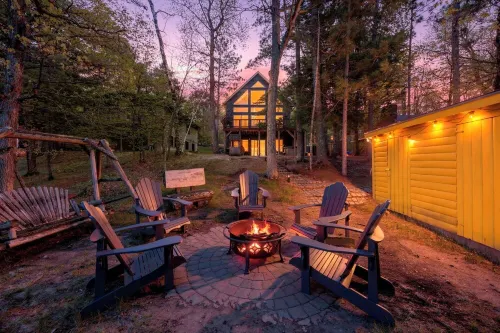 Lakeside: 4 Kings, Room4Groups, Hot Tub, Dock, Firewood - Gym