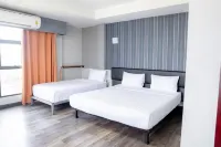 Iron Resort&Hotel - موقف سيارات