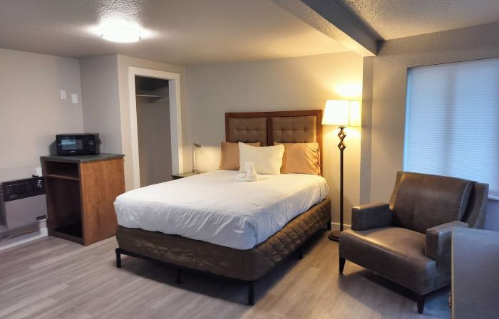Longmont Lodge and RV Park