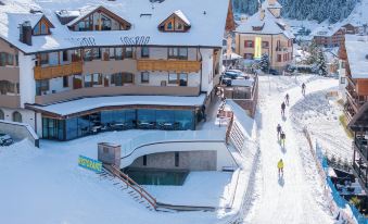 Savoy Dolomites Luxury & Spa Hotel - Housity