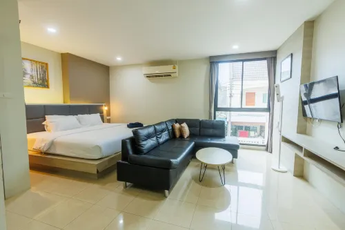Sattahip 9 Boutique Hotel - 2-Star
