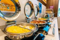 Tru by Hilton Distrito Palmerola - breakfast