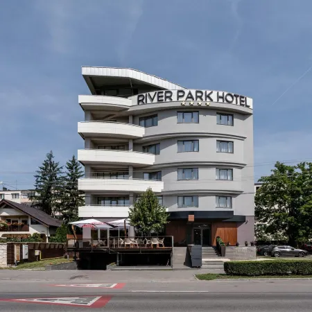 Hotel River Park