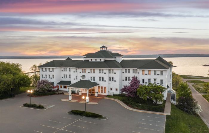 Best Western the Hotel Chequamegon