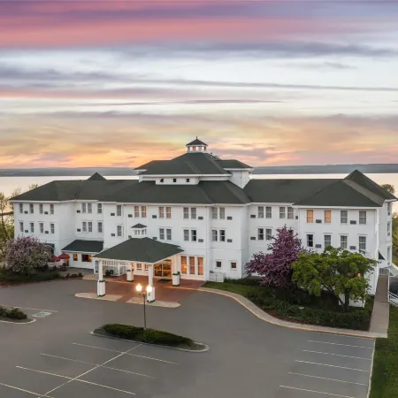 Best Western the Hotel Chequamegon