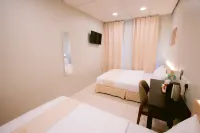Rovers Hotel - 3-Star