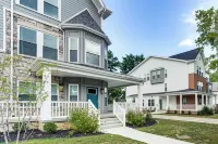 Walk to Cleveland Clinic! Contemporary Townhome - Condos