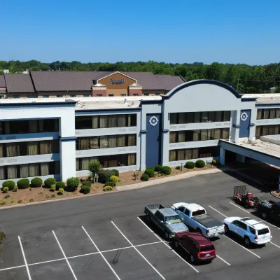 SureStay by Best Western Charlotte Matthews Hotels in der Nähe von Independence Einkaufszentrum