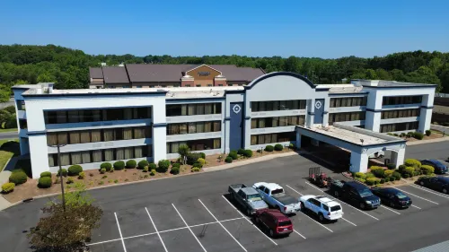 SureStay by Best Western Charlotte Matthews - parkir