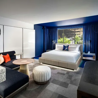 W Toronto Hotels near Castle Frank Subway Station
