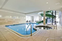 Fairfield Inn & Suites Guelph - Pools