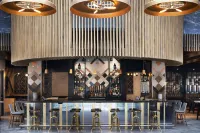 Delta Hotels Edmonton Centre Suites - bar