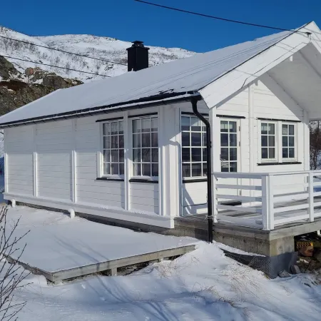 6 person holiday home in Rebbenes