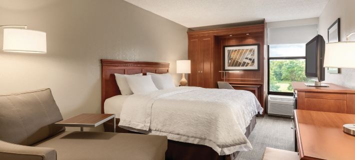 Hampton Inn des Moines-Airport Hotels in Des Moines