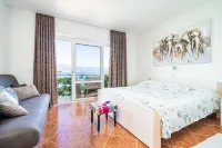 Apartments Nikolina - Beach