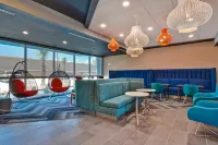 Tru by Hilton Fort Walton Beach - parking