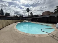 Red Roof Inn Redding - Pet friendly