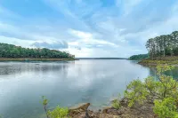 Lake Views & Golf Access at Secluded Drasco Lodge - 2-Star