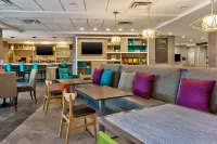 Home2 Suites by Hilton Tucson Airport - Airport Shuttle