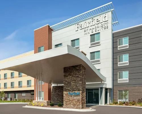 Fairfield Inn & Suites Milwaukee West Hotels near Pitman Theater