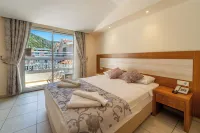 Montebello Deluxe Hotel - 3-Star