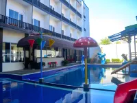 Grand Pacific Pangandaran - Pools