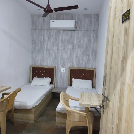 Metro Boys PG & Hostel