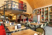 The Fox Hostel - Bares