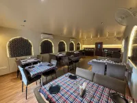 Hotel Pratap Residency - Bãi đậu xe