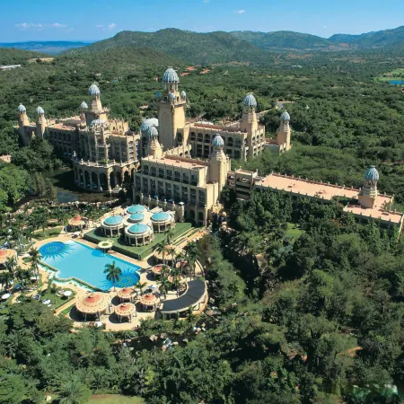 The Palace of the Lost City at Sun City Resort Отели рядом с достопримечательностью «amphitheatre»