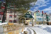 Homewood Suites by Hilton Mont-Tremblant Resort Hotel berhampiran Lac Mercier