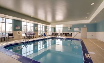 Holiday Inn Express & Suites Galesburg