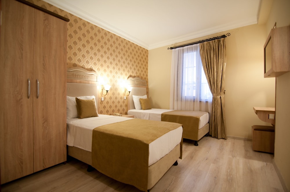 Artefes Hotel Old City & Spa