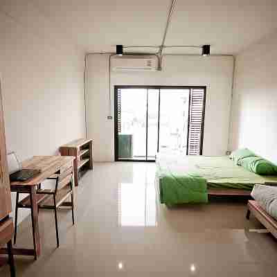 นิลักขณ์ เฮาส์ ท่าพระ Rooms