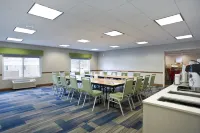 Holiday Inn Express & Suites Brookings Hotels in Brookings