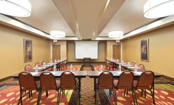 Holiday Inn Express & Suites Little Rock-West