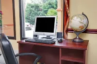 Super 8 by Wyndham Forest Park Hotels in Riverdale