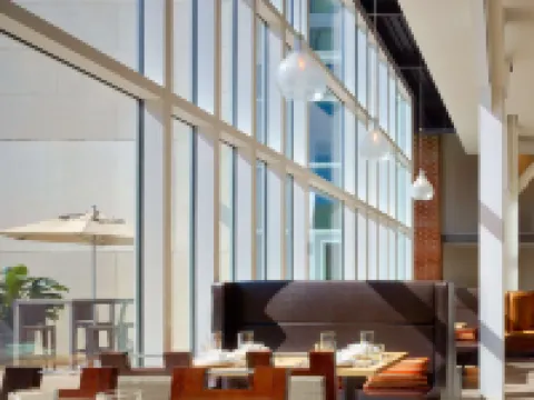 DoubleTree by Hilton Hotel and Suites Charleston Airport Hotels in Charleston